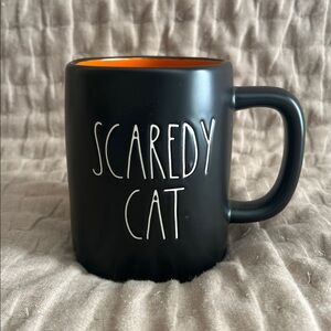 NWOT Rae Dunn LL Artisan Collection Kitchen Halloween Black “Scaredy Cat” Mug